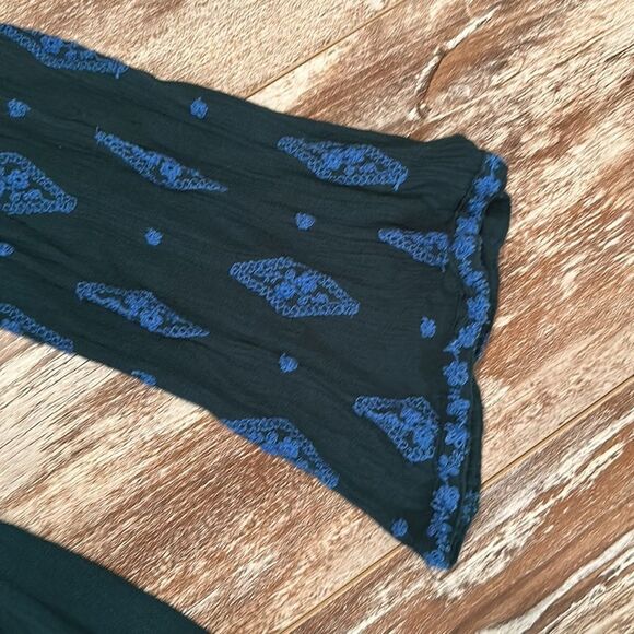 Like New Free People Diamond Embroidered Top in Dark Green - Picture 3 of 6